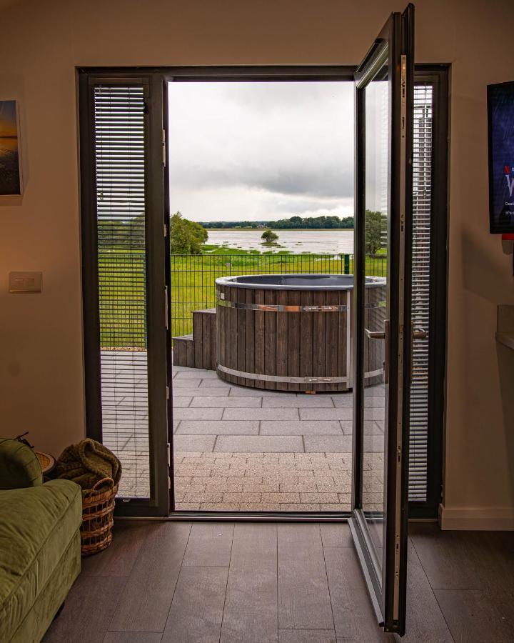 Lough Beg Glamping 호텔 Newferry 외부 사진