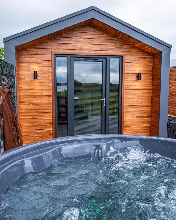 Lough Beg Glamping 호텔 Newferry 외부 사진