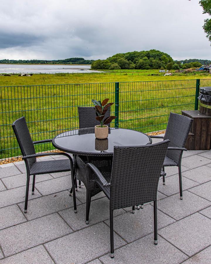 Lough Beg Glamping 호텔 Newferry 외부 사진